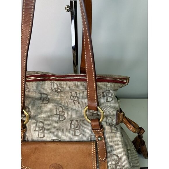Dooney Bourke The Smith Bag Black Beige DB Logo Florentine Leather Large Tote - Picture 4 of 12
